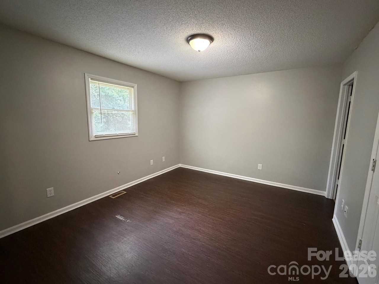 642 Pee Dee Ave - Photo 7 of 10