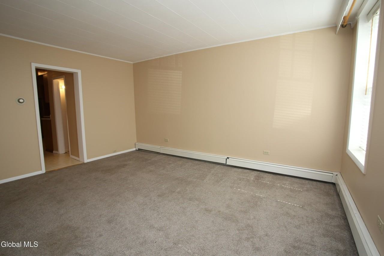 31 Willow St - Photo 2 of 14