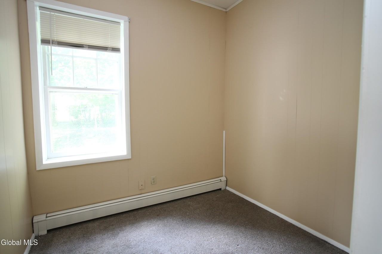 31 Willow St - Photo 5 of 14