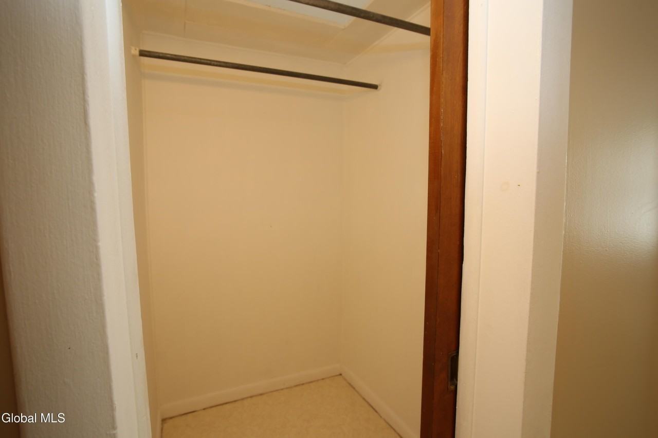 31 Willow St - Photo 7 of 14