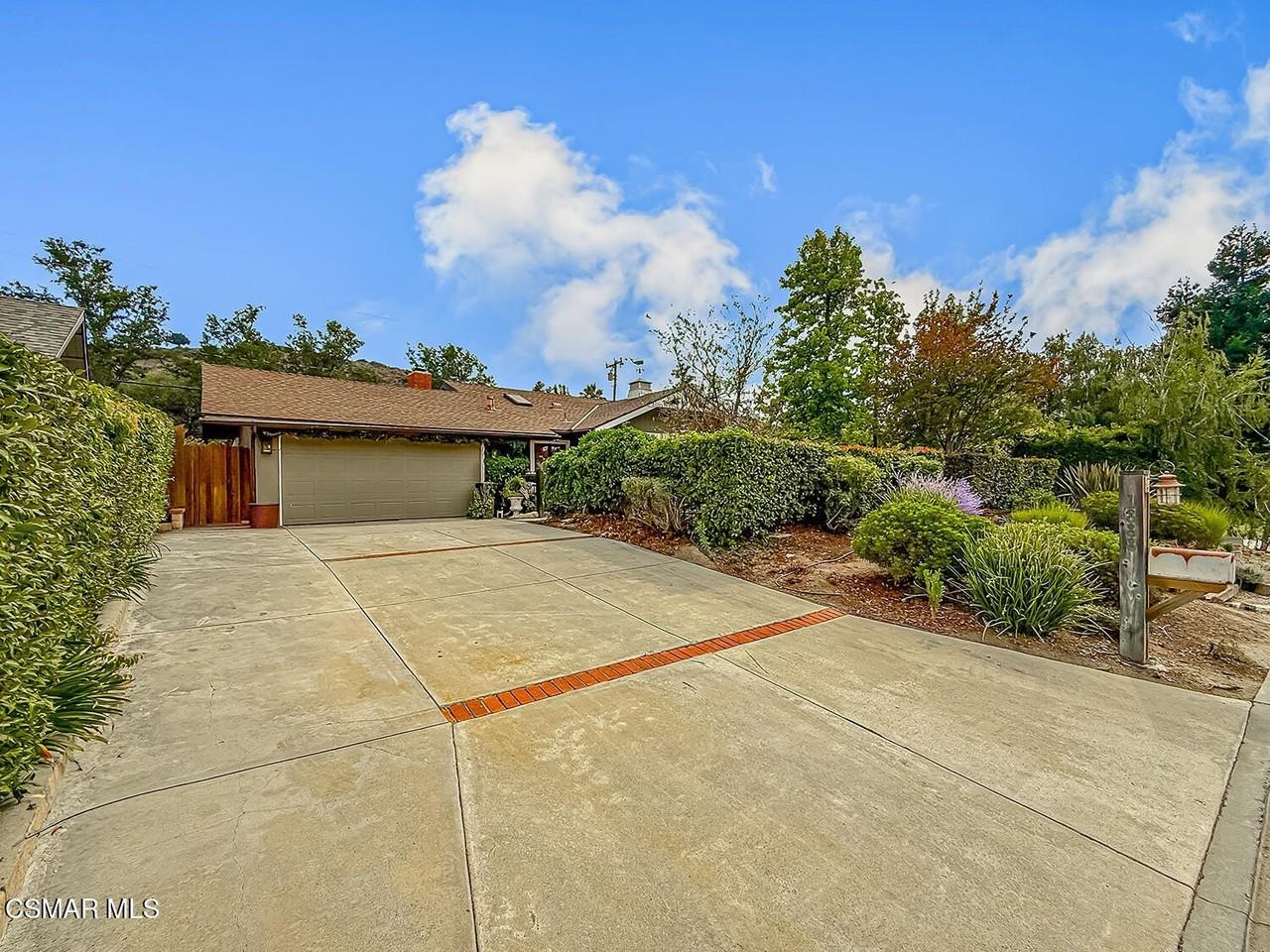 1888 El Monte Dr - Photo 4 of 50