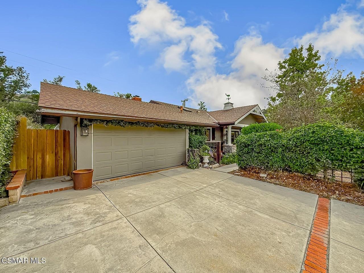1888 El Monte Dr - Photo 5 of 50