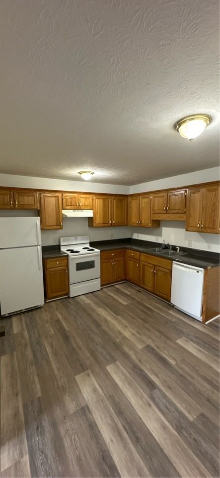 200 Glendale Ave #B - Photo 2 of 6