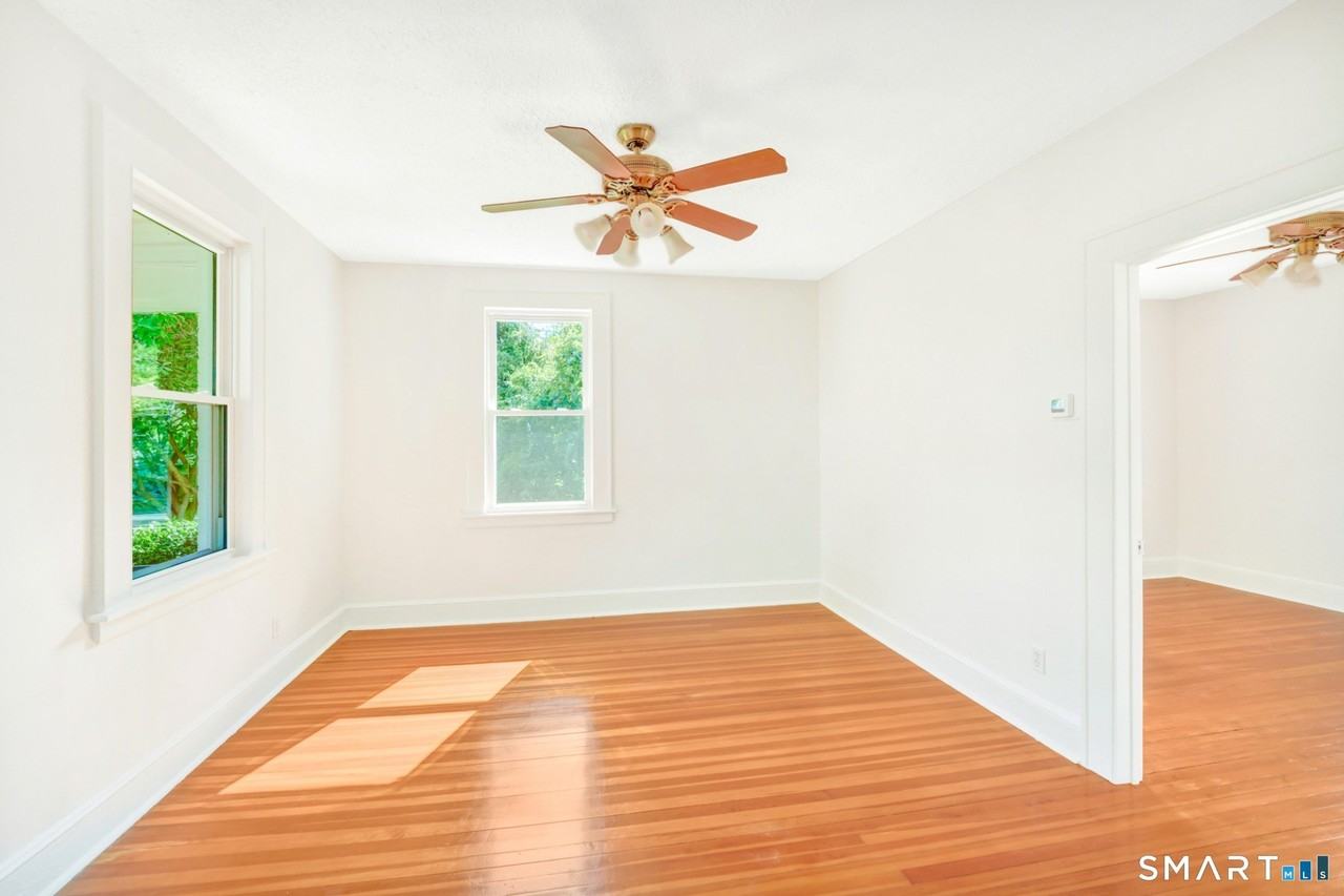 29 Hazelhurst Ave - Photo 3 of 12