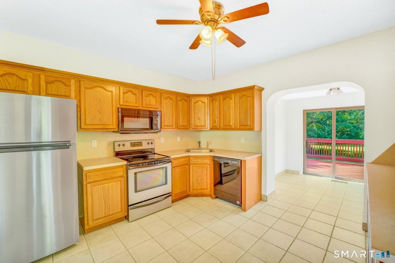 29 Hazelhurst Ave - Photo 7 of 12