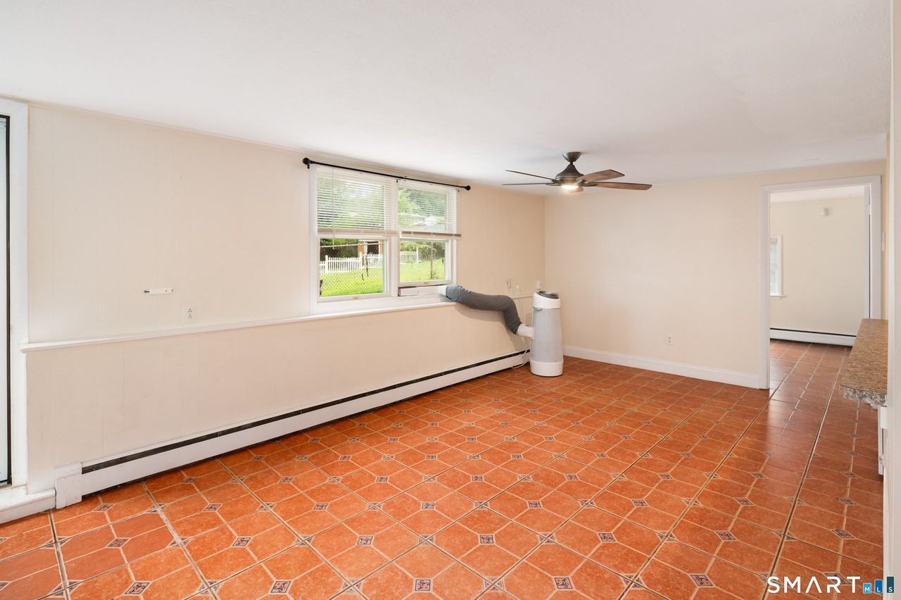 4 Yale St - Photo 5 of 21