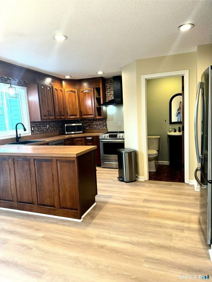 611 Ocean Ave #D4 - Photo 5 of 20