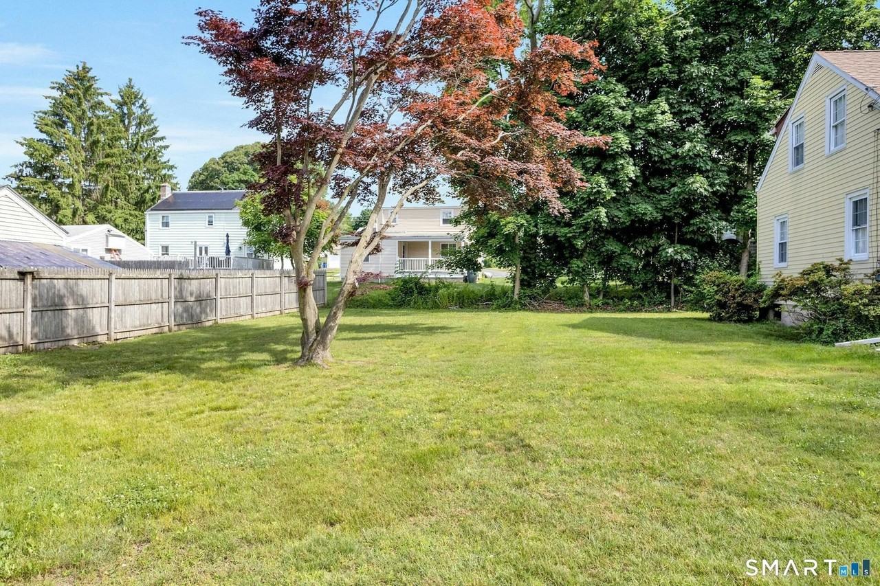 124 Minturn Pl - Photo 2 of 24