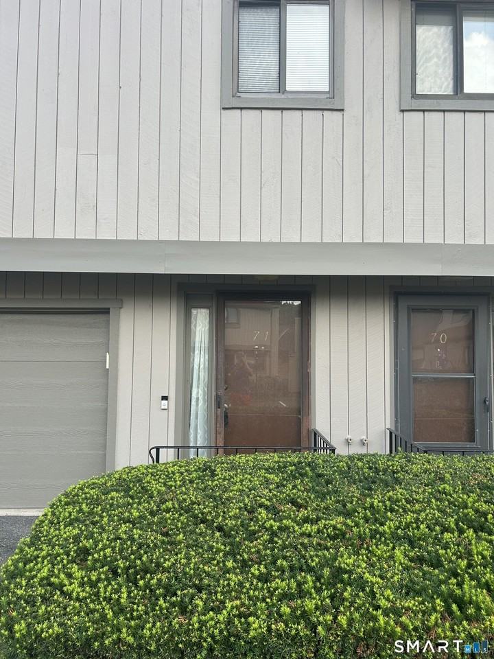 71 Dorchester Ct #71 - Photo 2 of 24