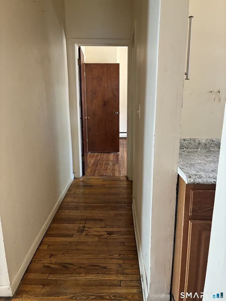 427 Shelton Ave - Photo 2 of 17