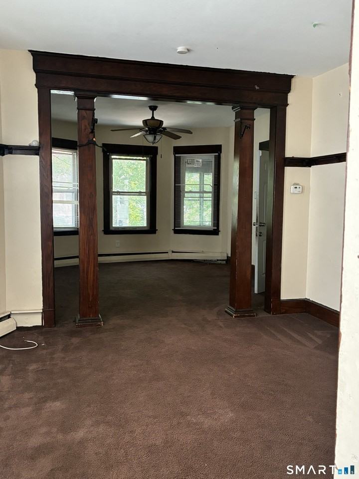 427 Shelton Ave - Photo 7 of 17