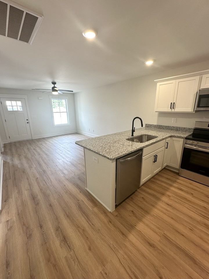 340 Three Brothers Way #B - Photo 5 of 8