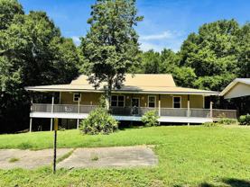 480 480 Country Club Drive - Photo 1 of 1
