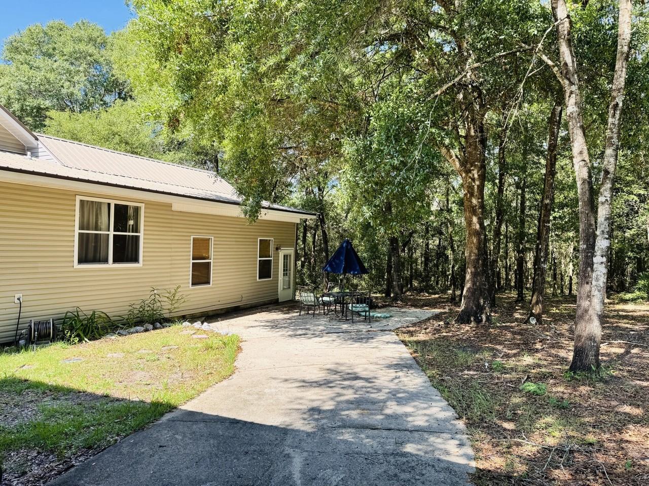 480 480 Country Club Drive - Photo 3 of 8