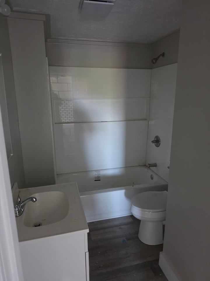 1752 Granby Rd - Photo 5 of 5
