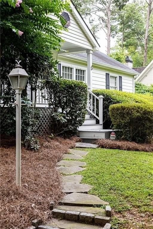 1311 Roxboro Dr Ne - Photo 3 of 50
