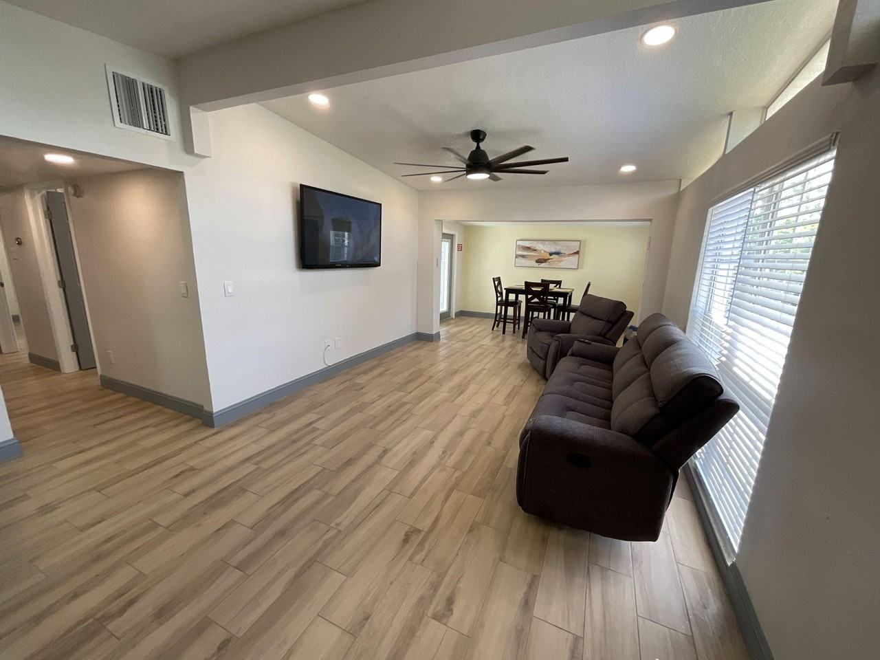 E Sligh Ave - Photo 3 of 25