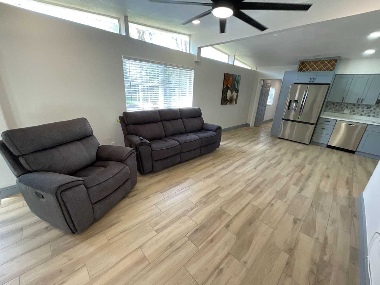 E Sligh Ave - Photo 4 of 25