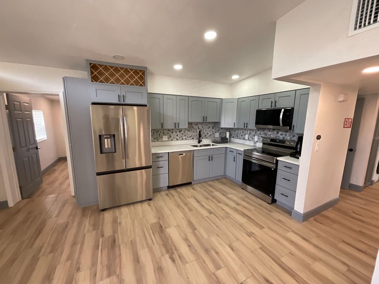 E Sligh Ave - Photo 6 of 25
