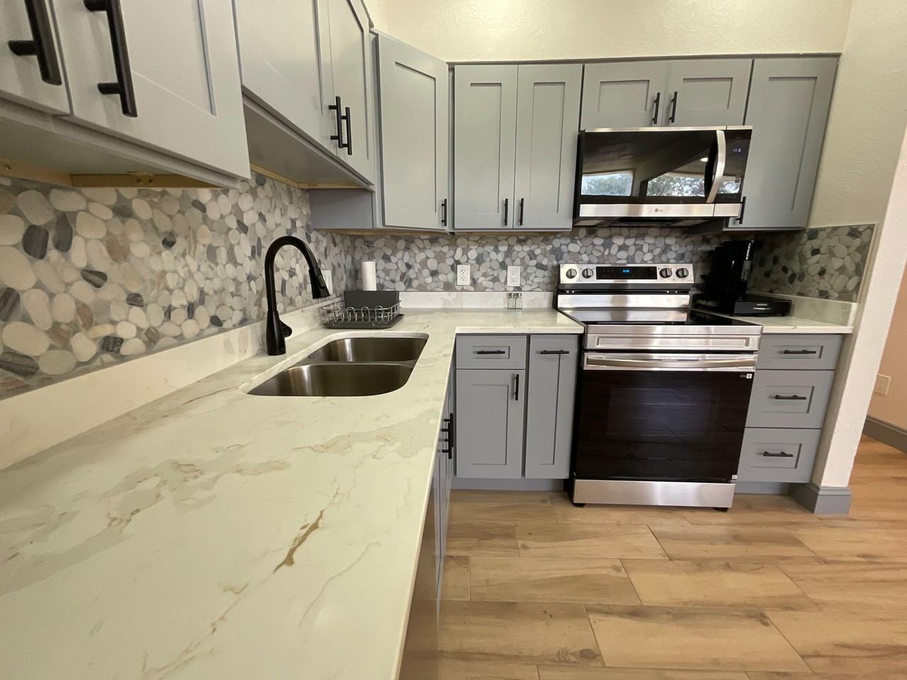 E Sligh Ave - Photo 7 of 25