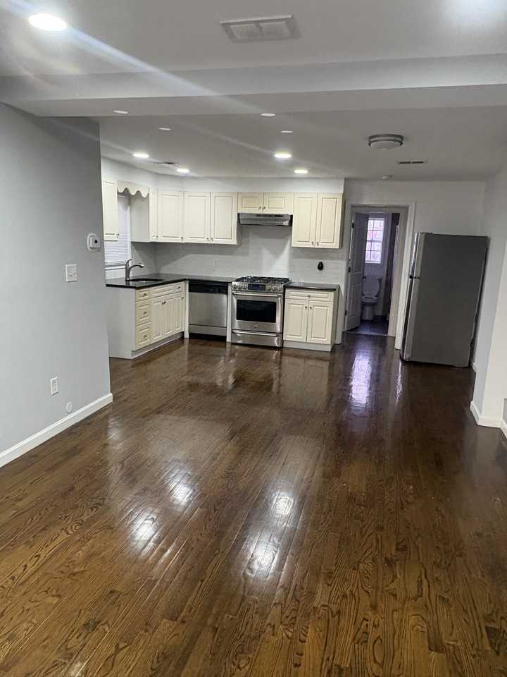 14 Houston Street - Photo 4 of 10