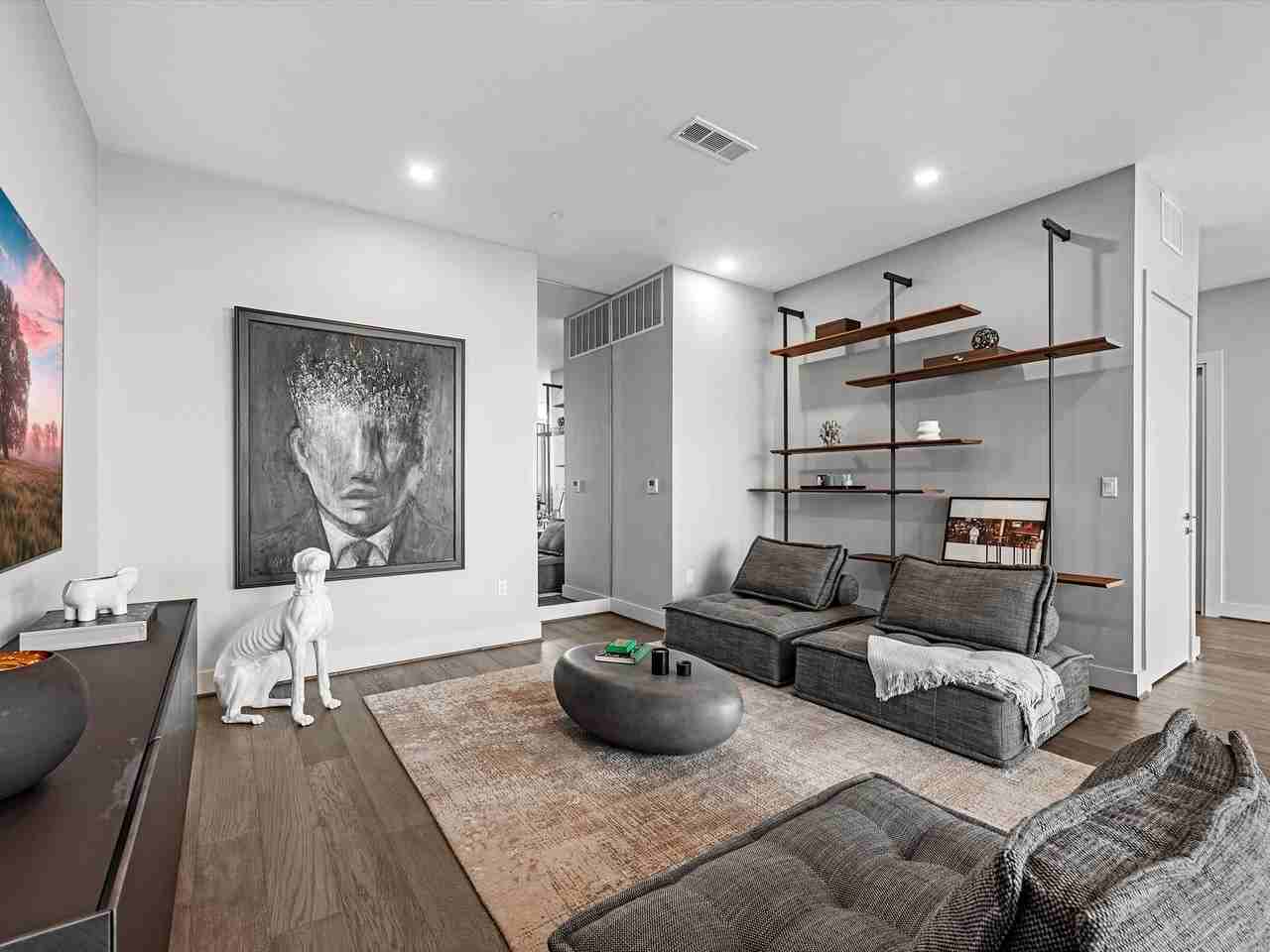 1711 Allen Pkwy #2102 - Photo 5 of 22