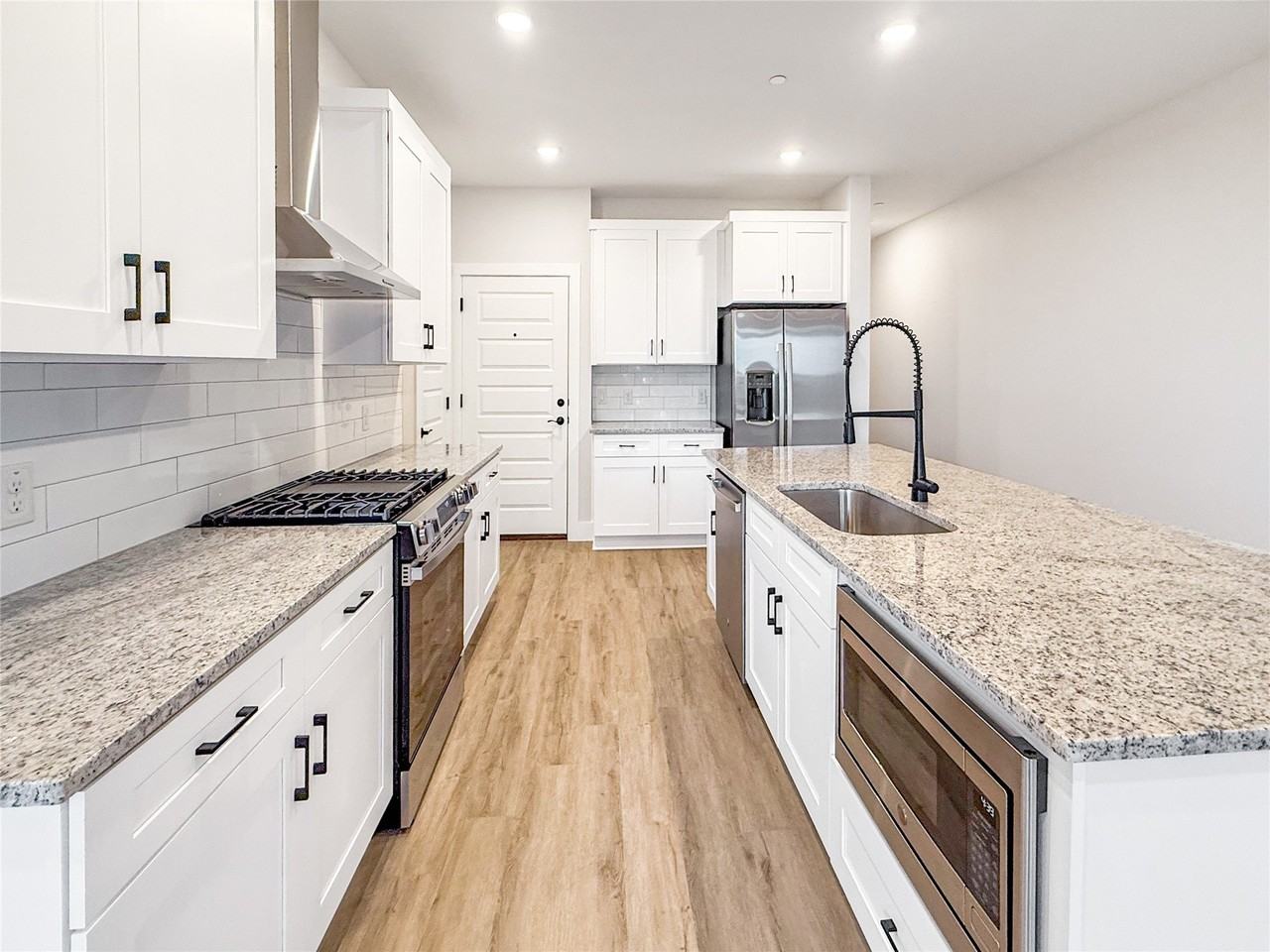 5605 Mobeetie Loop - Photo 6 of 23