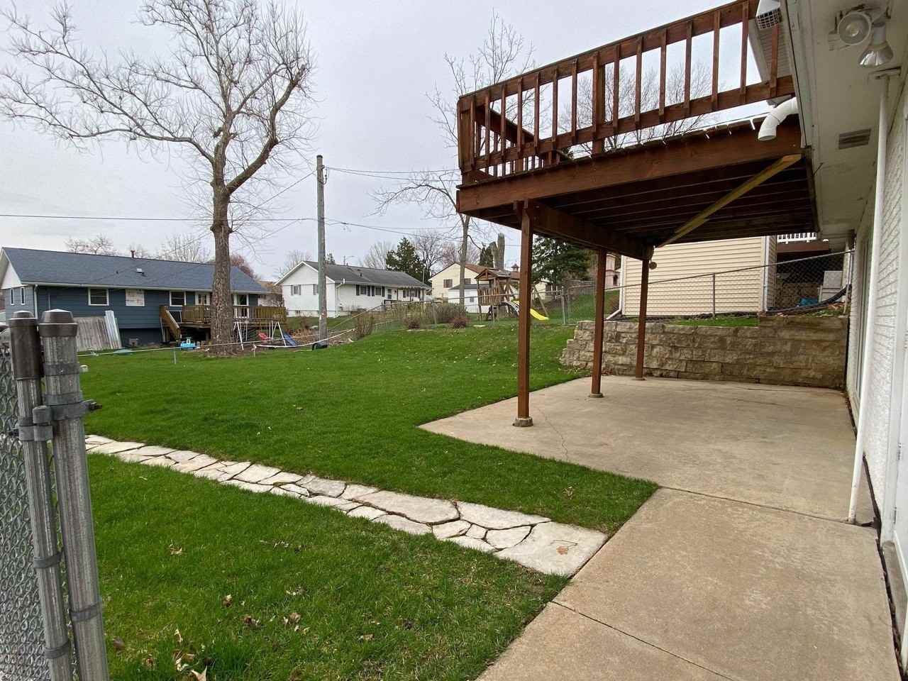 1752 Sharon Dr - Photo 3 of 27