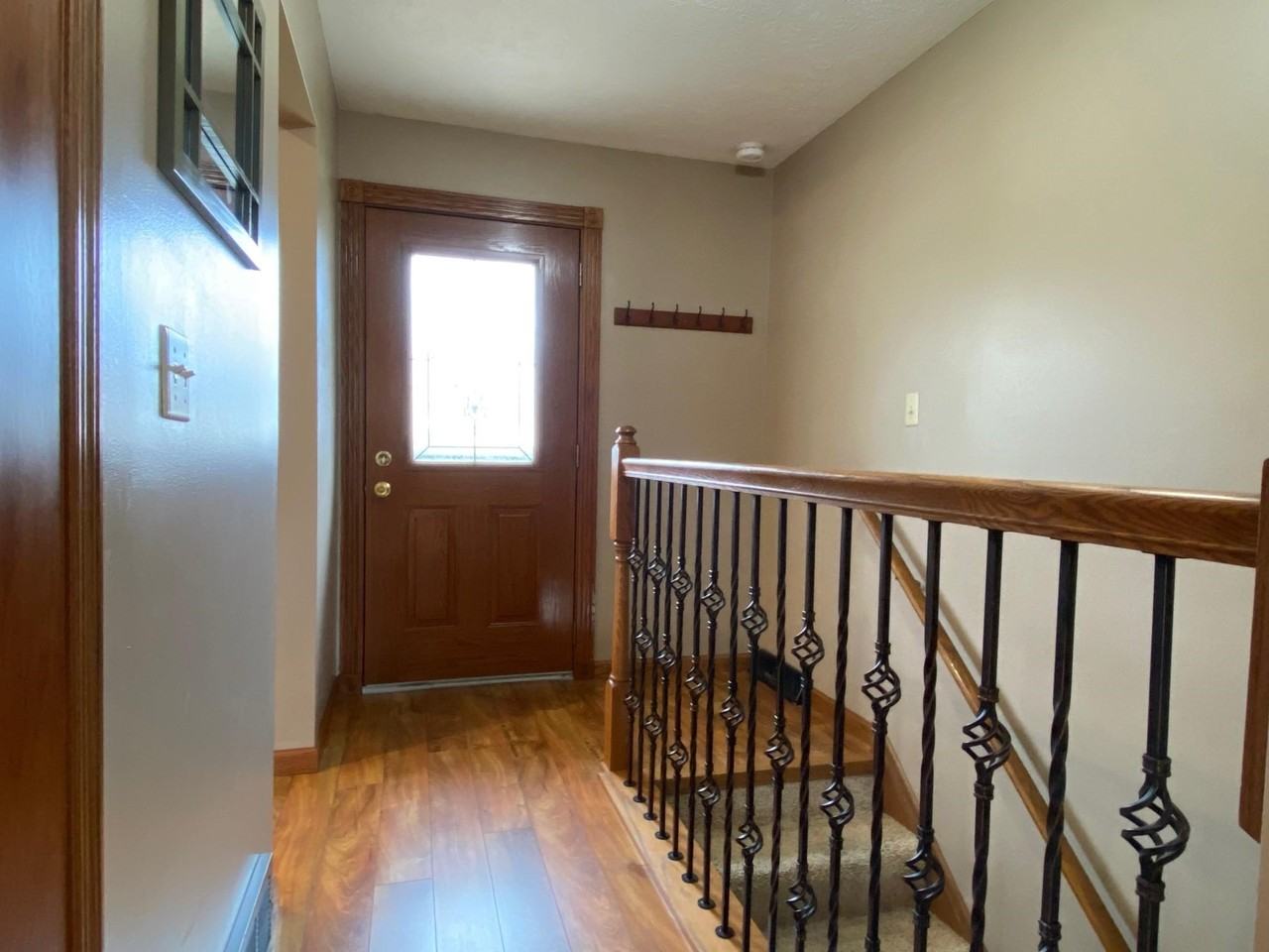 1752 Sharon Dr - Photo 4 of 27