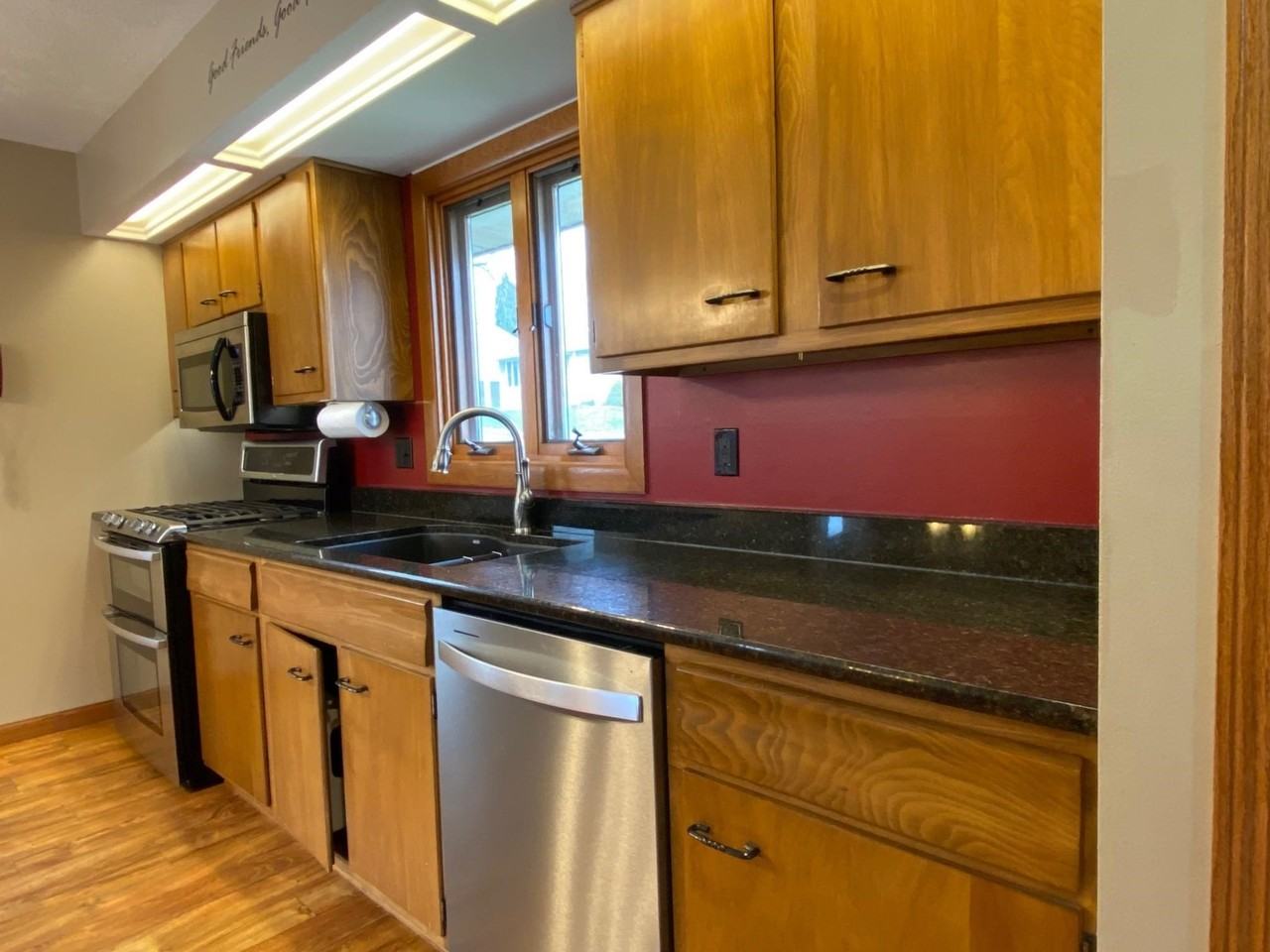1752 Sharon Dr - Photo 6 of 27