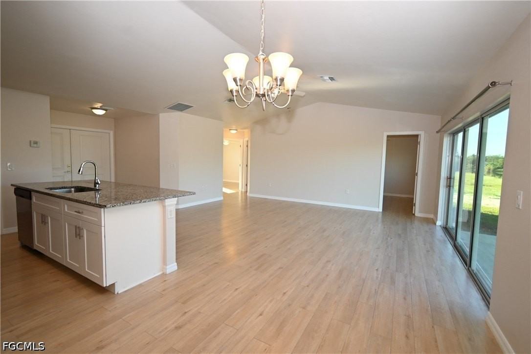 1914 Ne 13th Pl - Photo 6 of 17
