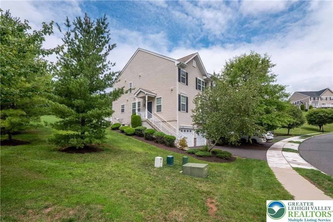 4207 Yorktown Rd - Photo 4 of 33