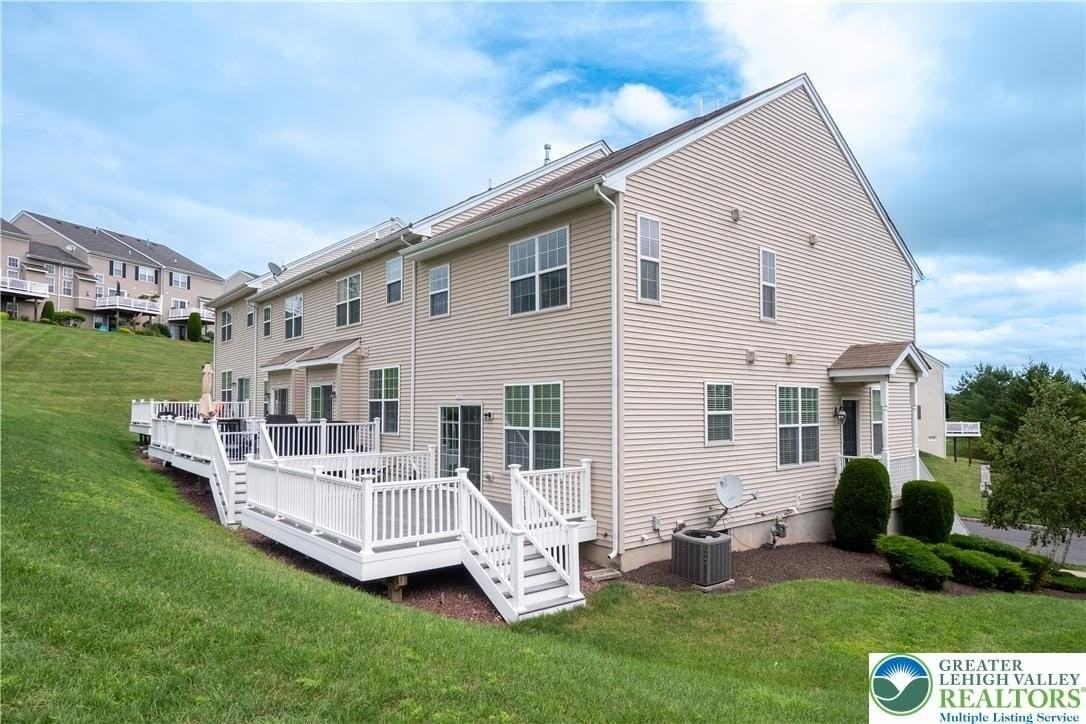 4207 Yorktown Rd - Photo 6 of 33