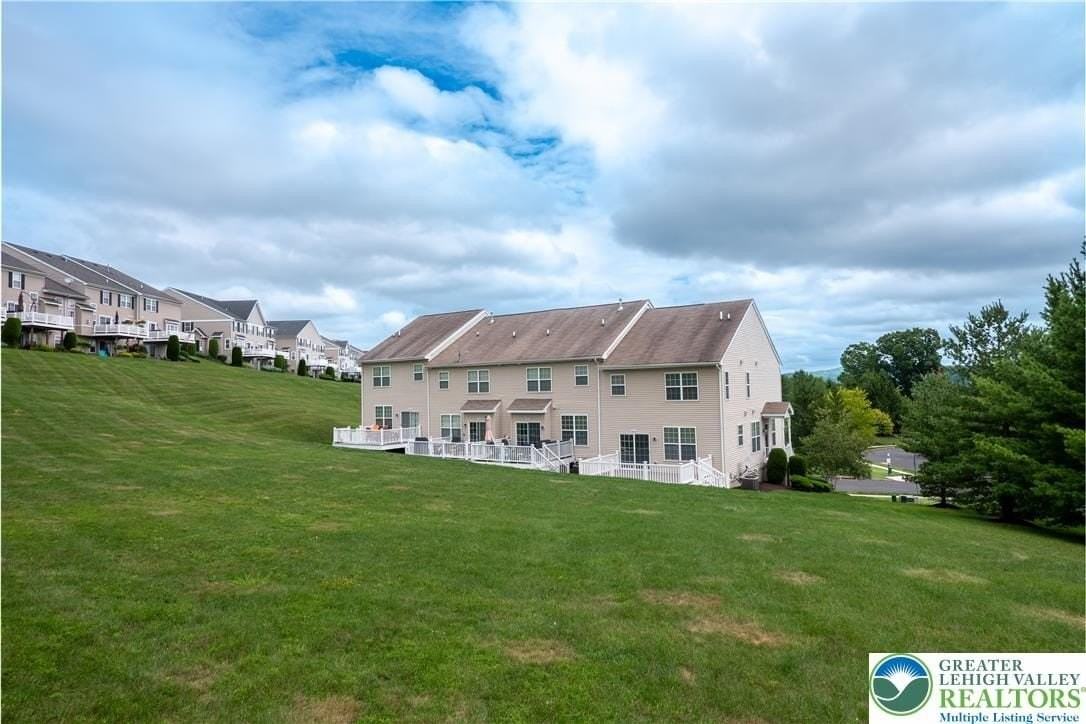 4207 Yorktown Rd - Photo 7 of 33