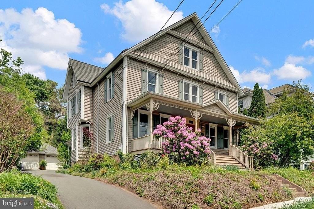 36 Hart Ave - Photo 3 of 10