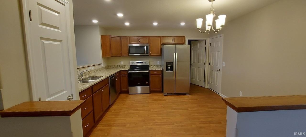13575 Crescent Ridge Dr - Photo 7 of 34