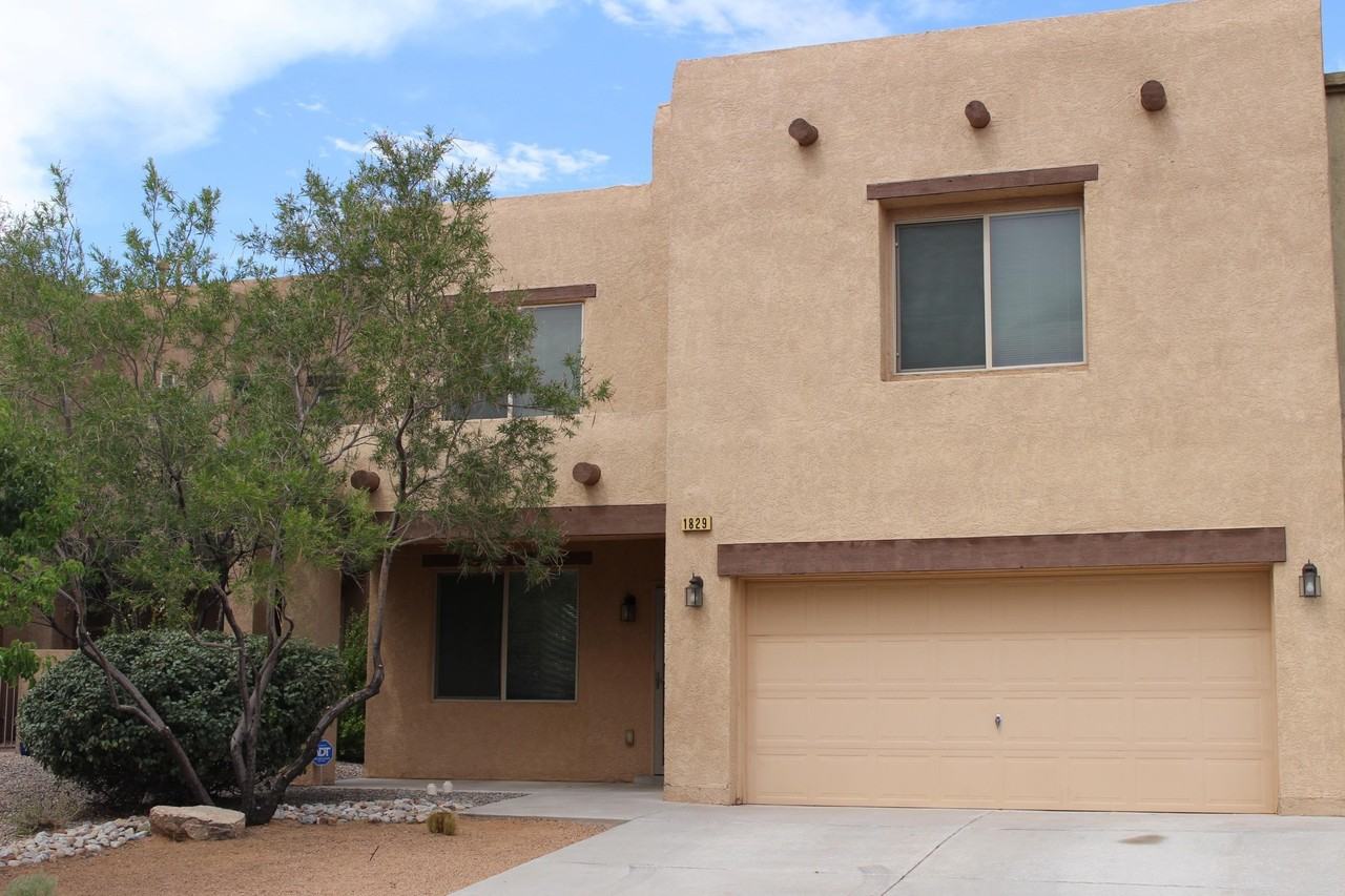 1829 Cortina Loop Se - Photo 2 of 23