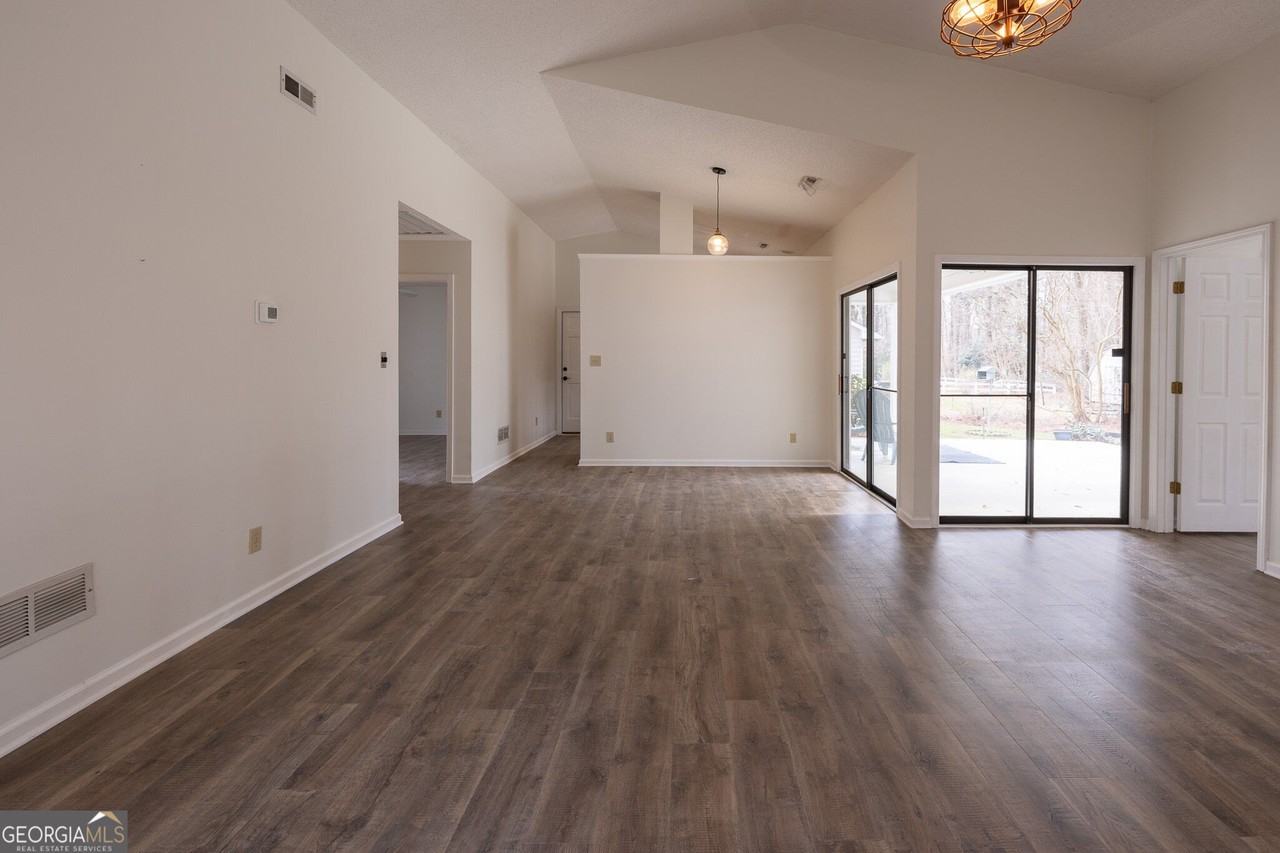 112 Glendale Dr - Photo 6 of 50