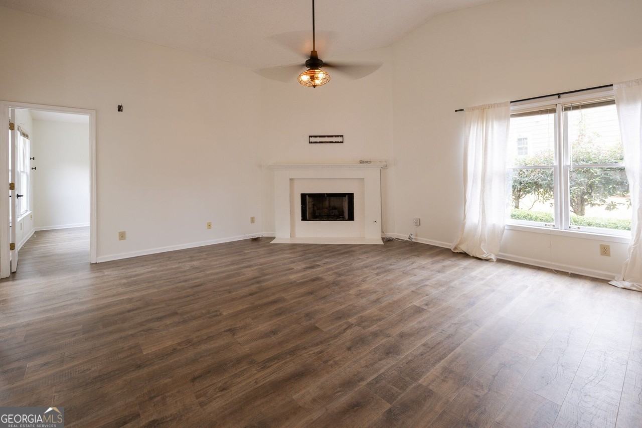 112 Glendale Dr - Photo 4 of 50