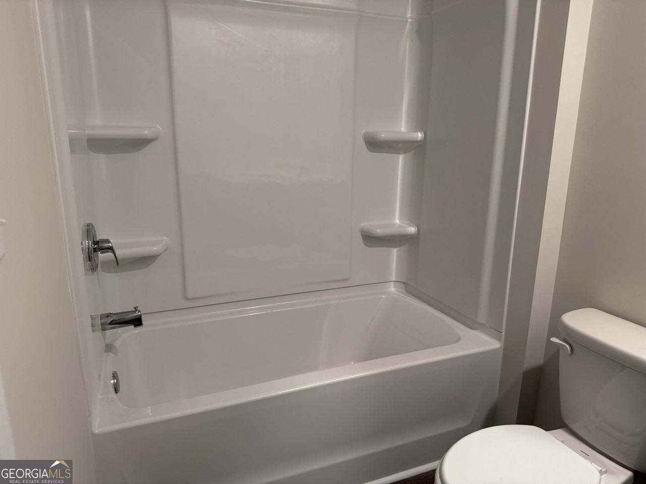 2064 Crossing Rd - Photo 6 of 8