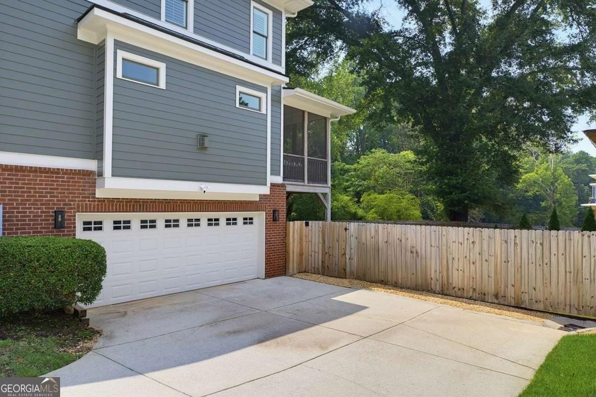 1452 Woodland Hills Dr Ne - Photo 3 of 50