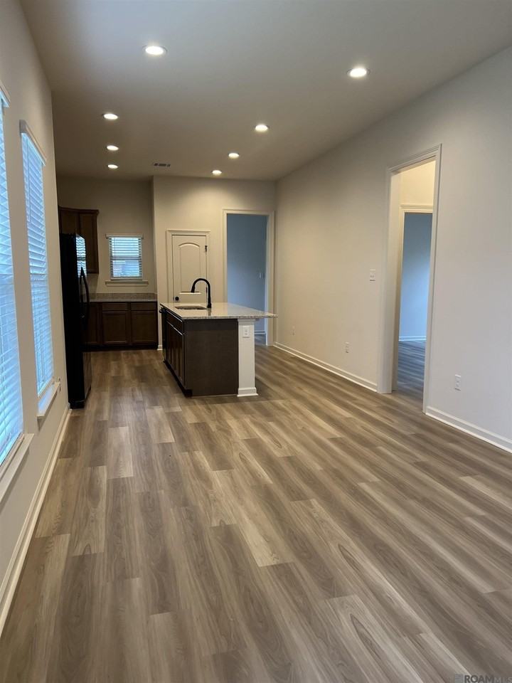 33606 Browning Rd - Photo 3 of 18