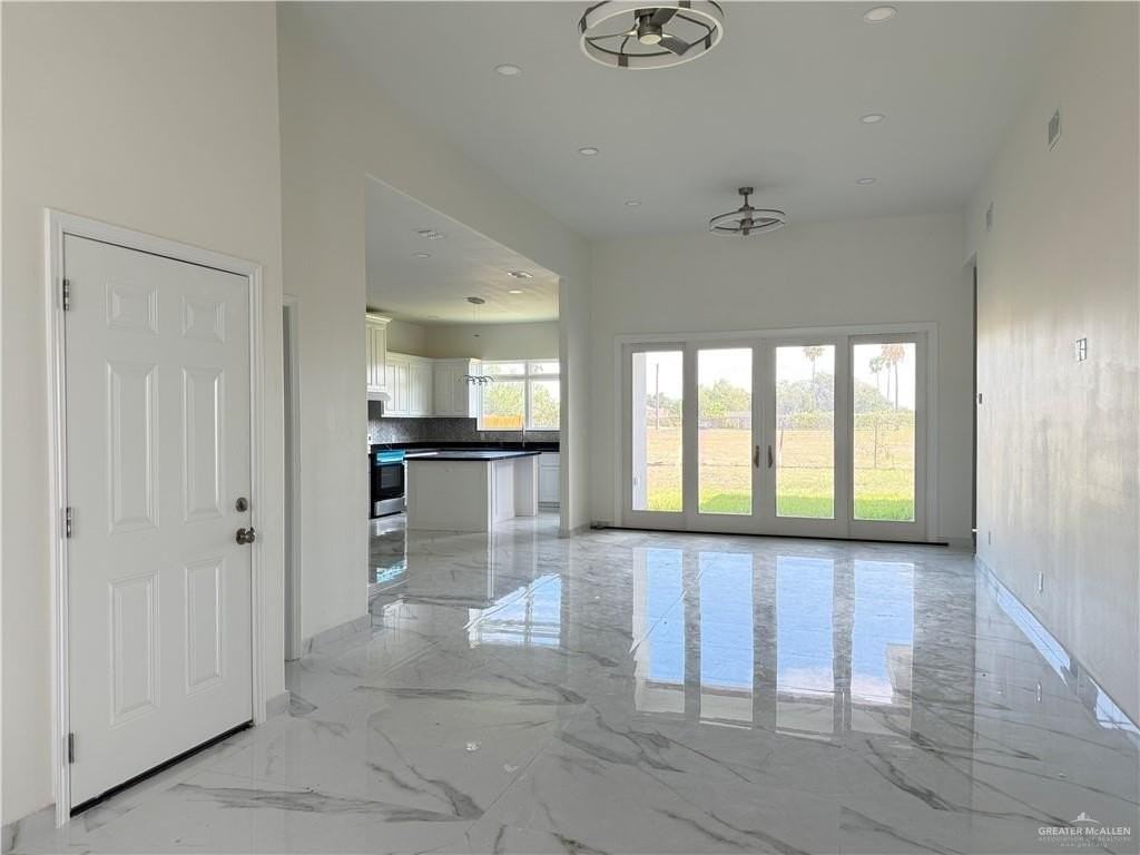 215 Constellation Dr - Photo 2 of 9