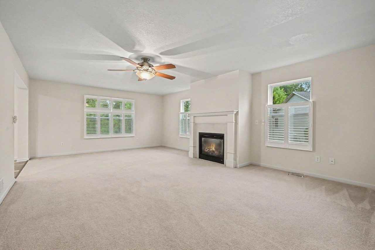 352 Laurel Wood St - Photo 3 of 21