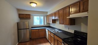 1890 Axtell Dr #5 - Photo 1 of 1