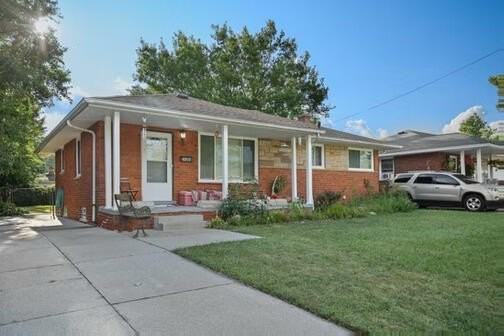 24281 Condon St - Photo 3 of 22