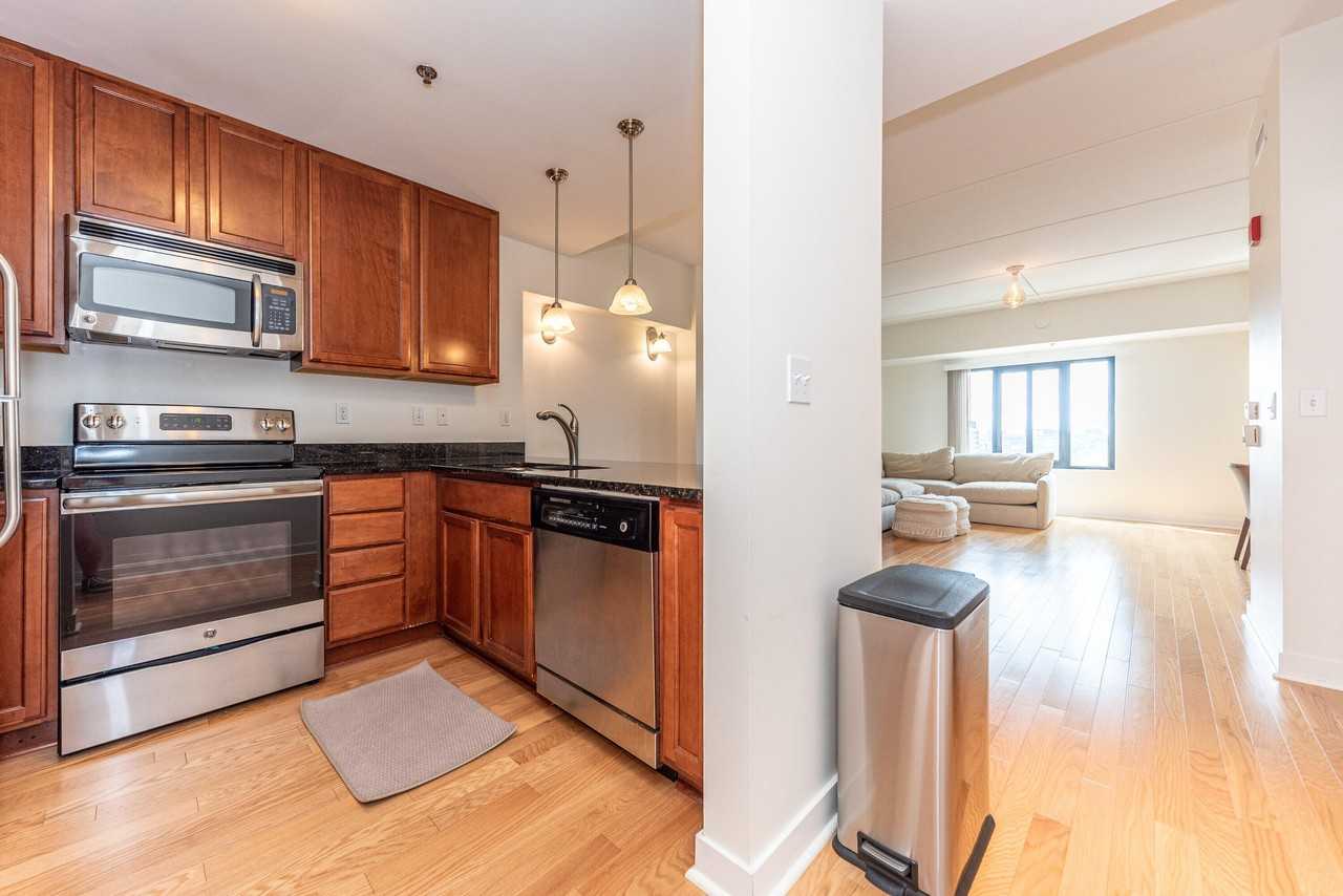 111 N Ashley St #804 - Photo 3 of 20