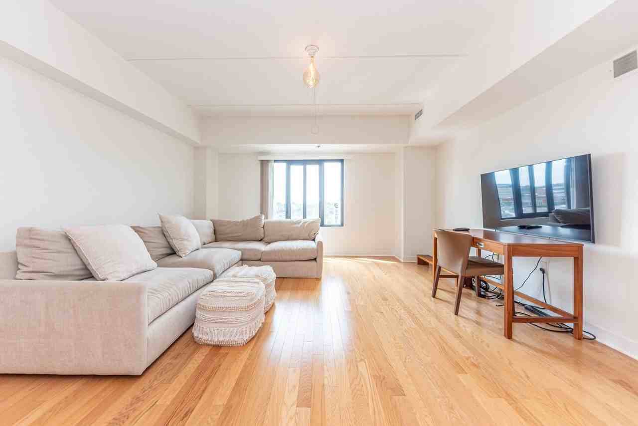 111 N Ashley St #804 - Photo 7 of 20