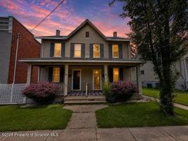 featured image of 607 Deacon St