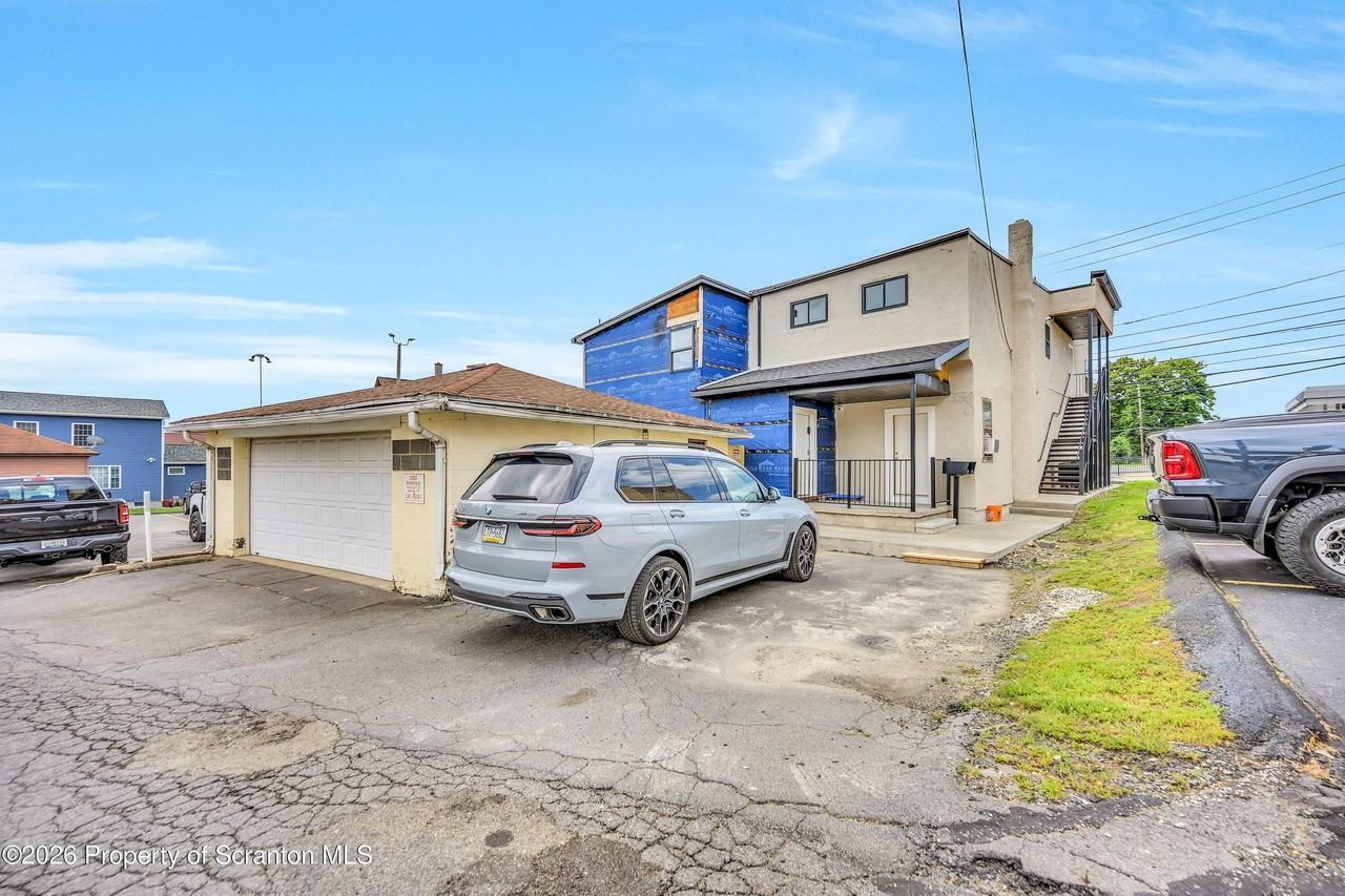 111 S Blakely St #2ndFL1 - Photo 3 of 18